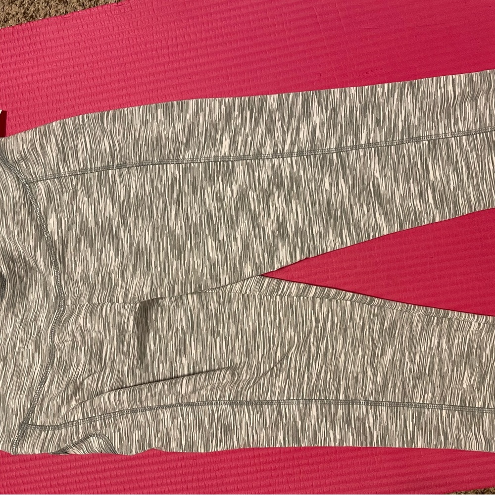 Danskin Gray Textured Leggings